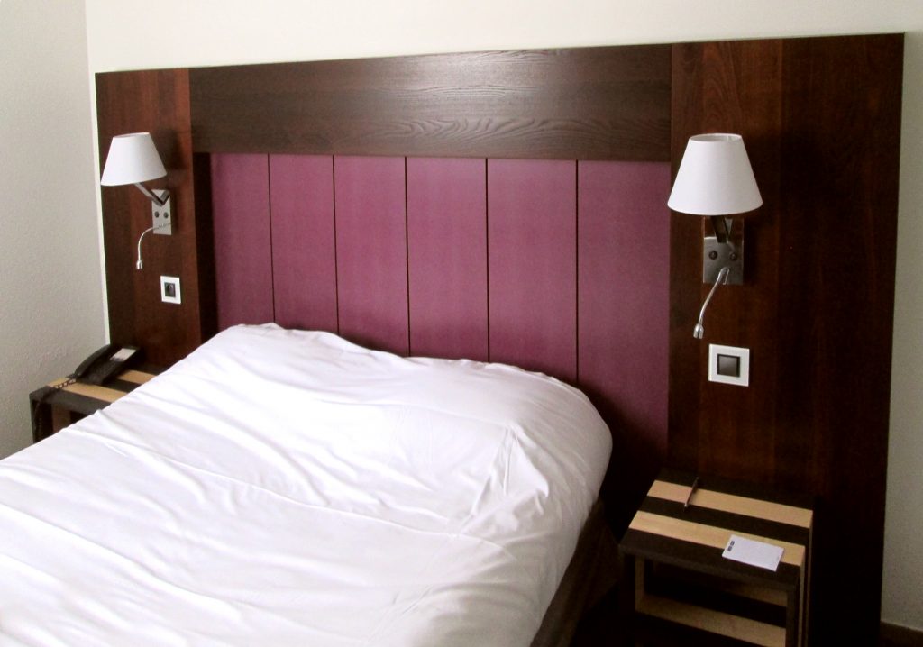 Tête de lit - Table de chevet - Hotel